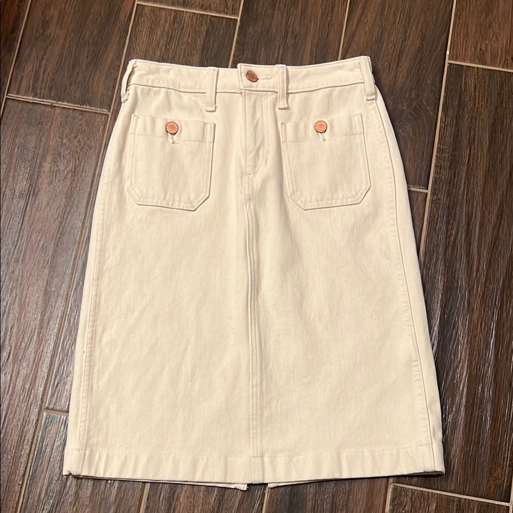 Banana Republic Cream Pencil Skirt size 2